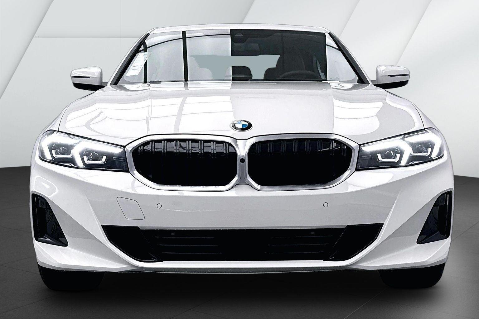 New 2026 Alpine White BMW 330i xDrive image 2