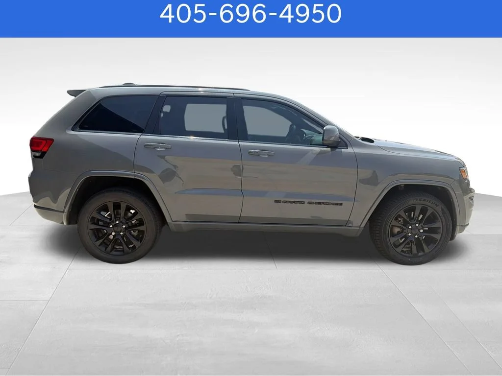 Pre-Owned 2022 Jeep Grand Cherokee WK Laredo X