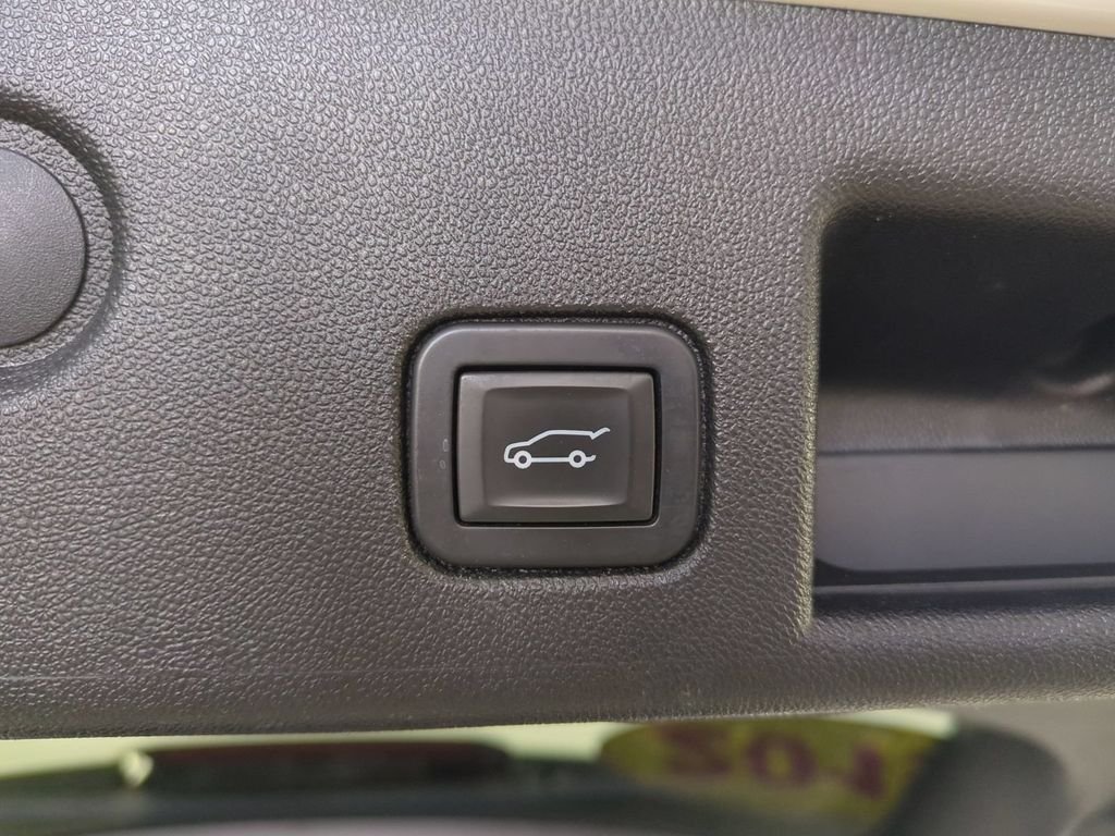 Used 2019 Beige Chevrolet Premier image 15