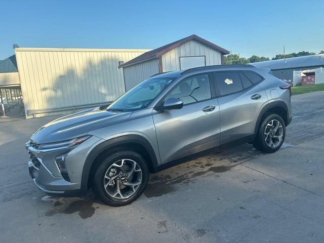 Used 2024 Chevrolet Trax LT with VIN KL77LHE23RC040838 for sale in Kansas City
