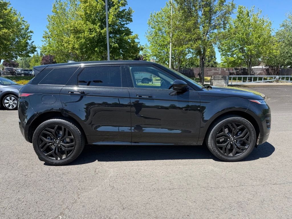 Used 2023 Santorini Black Metallic Land Rover R-Dynamic SE image 8