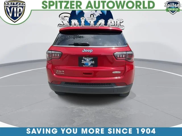 Used 2019 Red Jeep Latitude image 8