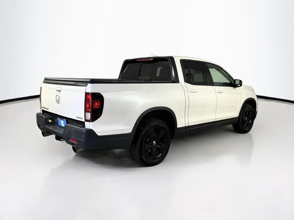 Certified Used 2021 White Honda Black Edition image 7