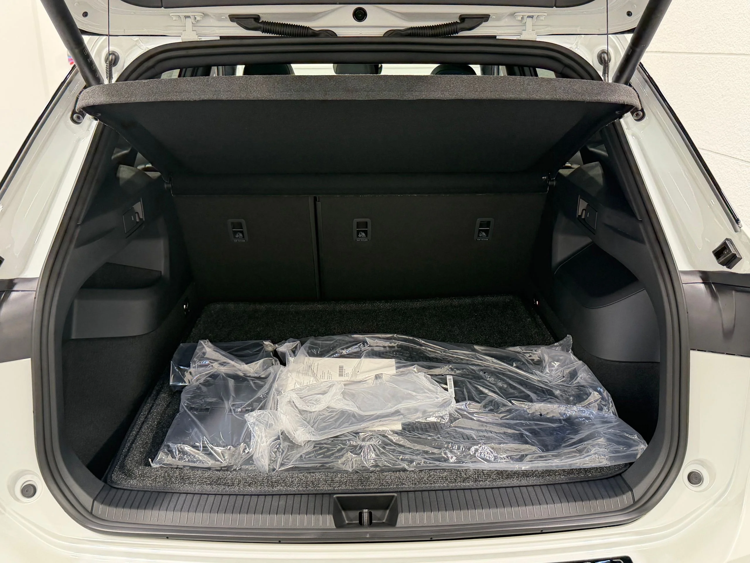New 2026 White Volkswagen SE R-Line Black image 25