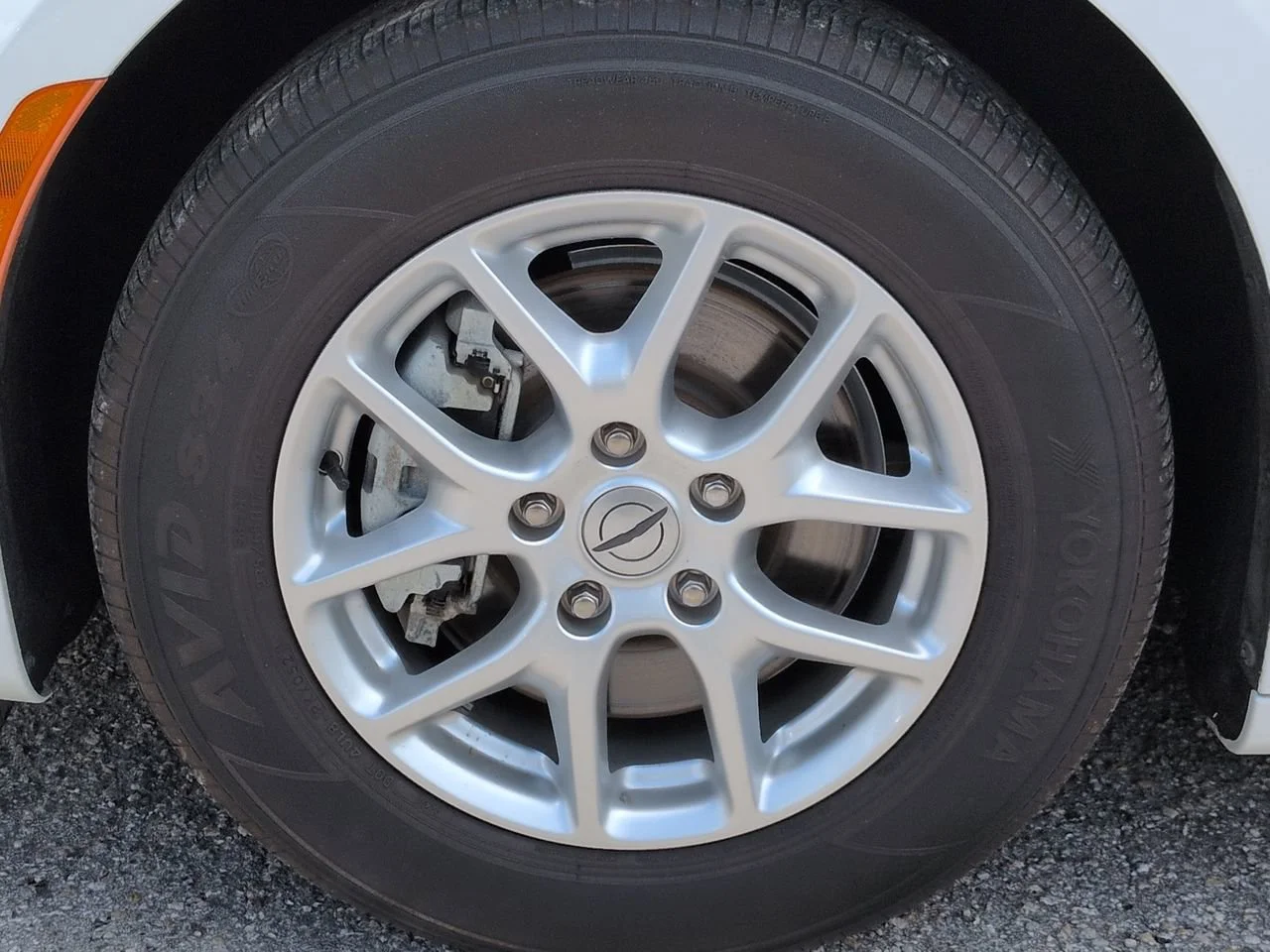 Used 2021 Bright White Clearcoat Chrysler Touring L image 11