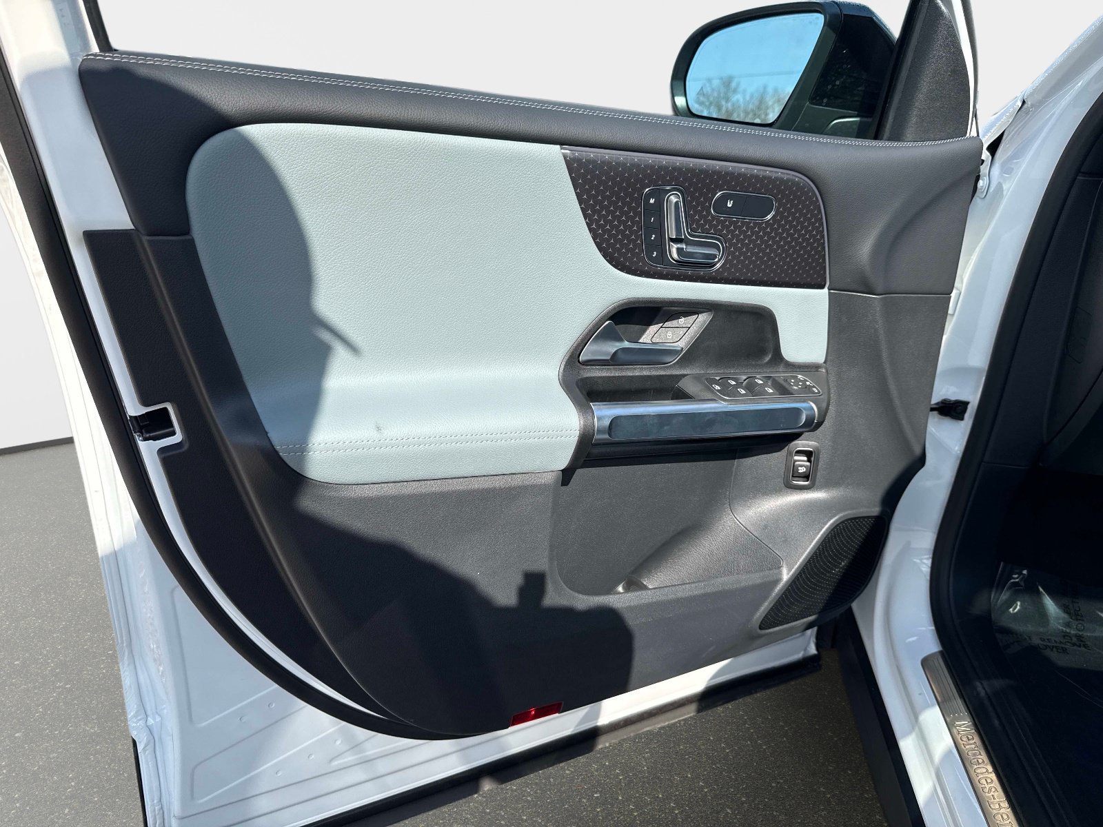 New 2026 Polar White Mercedes-Benz 250 SUV image 16