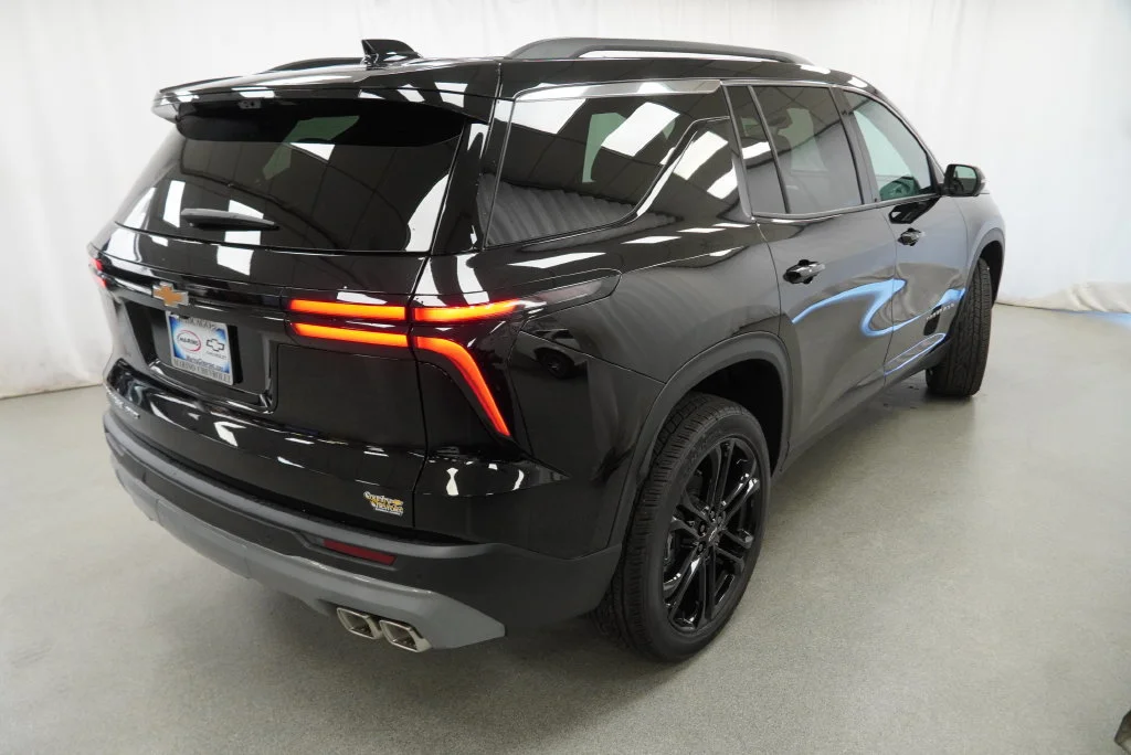 New 2027 Mosaic Black Metallic Chevrolet LT image 14