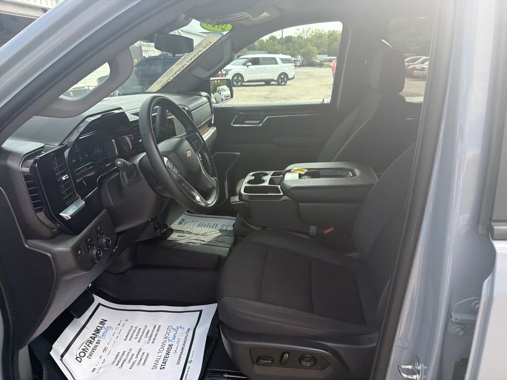 Used 2024 Gray Chevrolet LT image 13