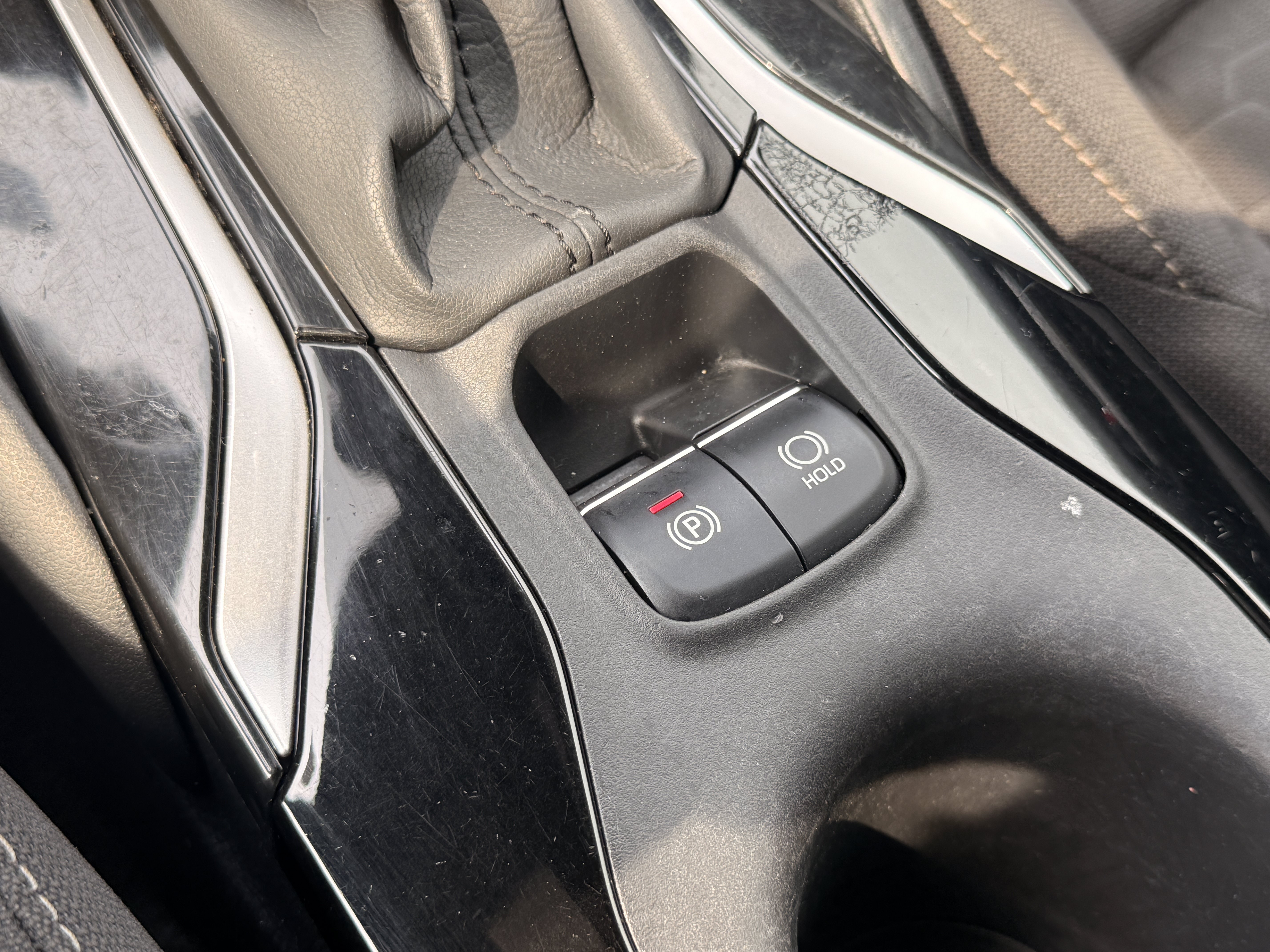Used 2020  Toyota  image 19