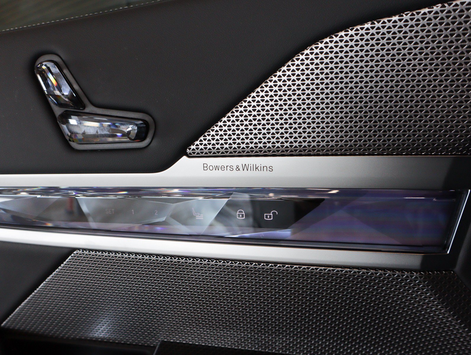Used 2025 Frozen Deep Grey BMW 740i image 25