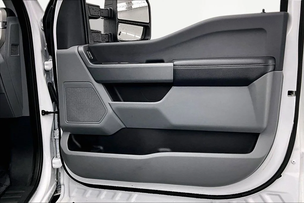 Certified Used 2024 Oxford White Ford XL image 23