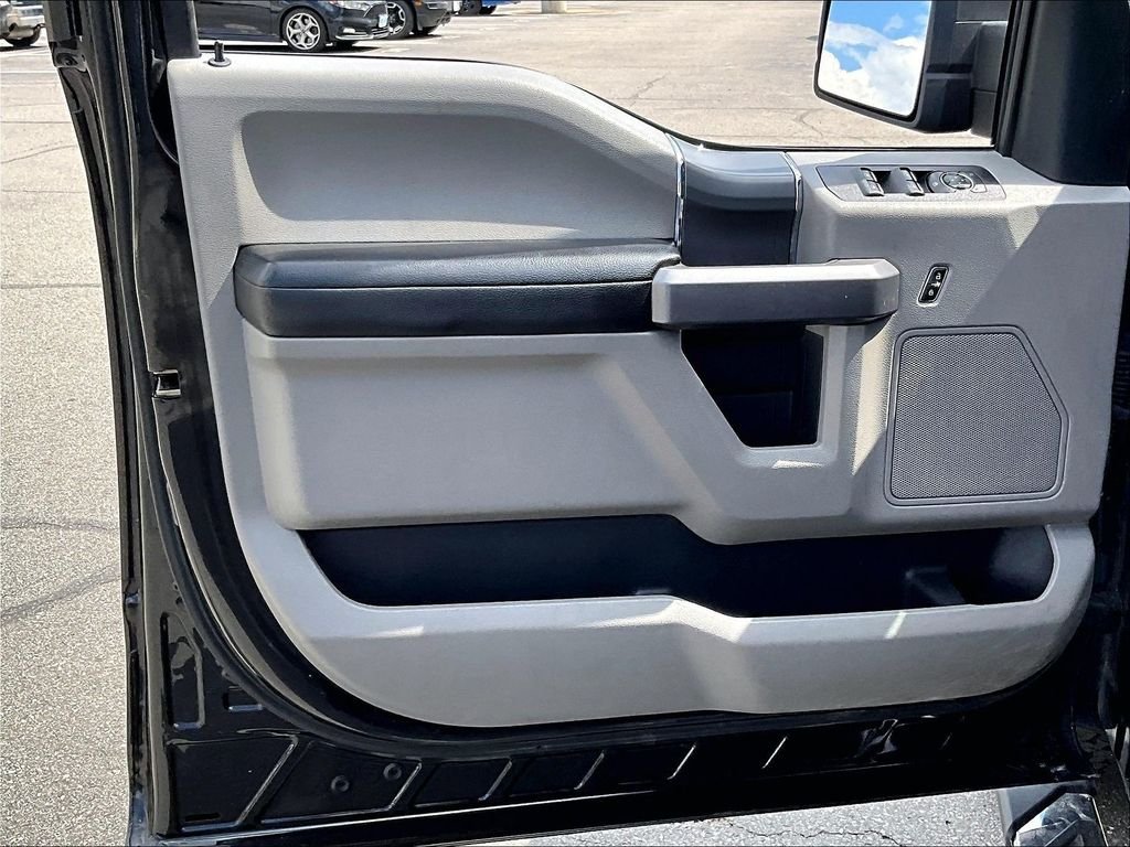 Used 2019 Black Metallic Ford XLT image 9