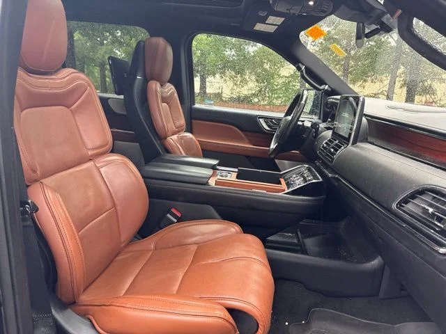 Used 2019 Black Lincoln Reserve image 22