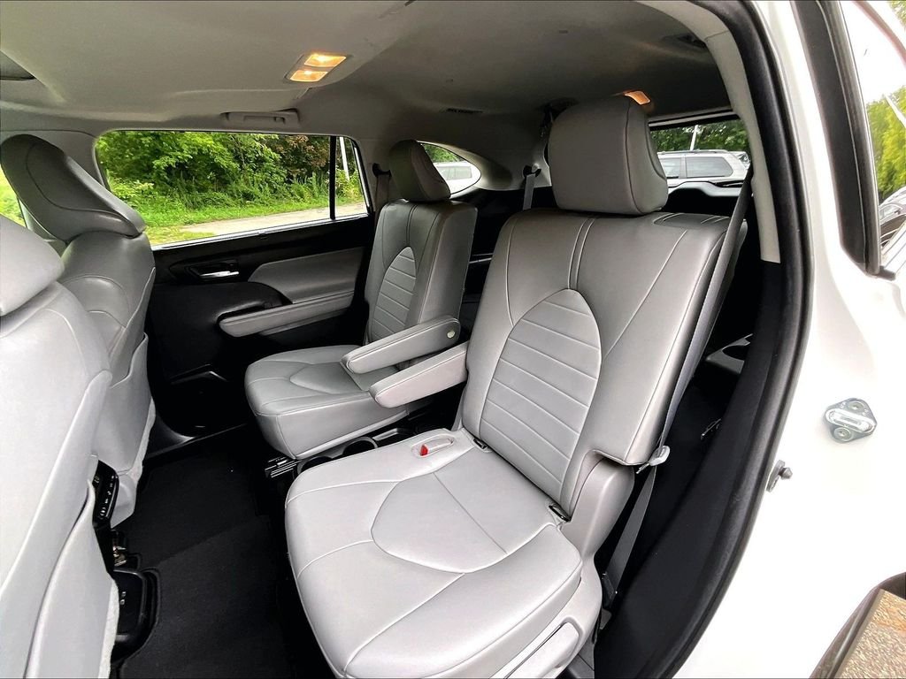 Used 2023 Beige Toyota XLE image 15