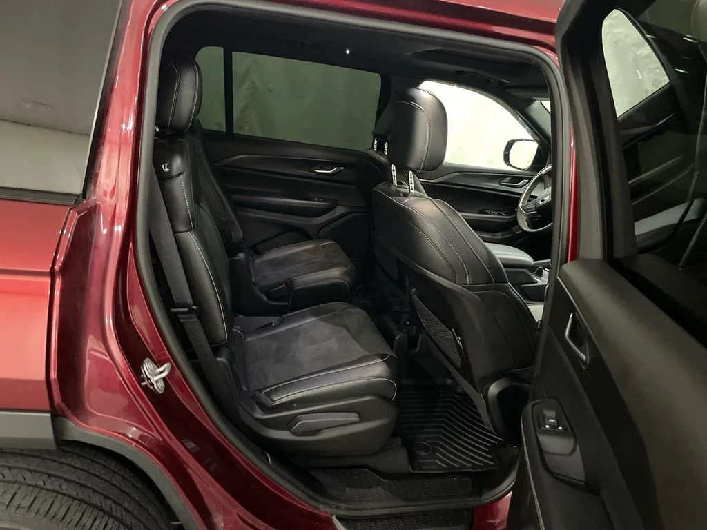 Used 2024 Velvet Red Pearlcoat Jeep Altitude X image 28