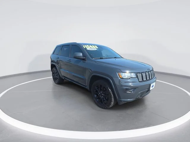Used 2018 Black Jeep Altitude image 2