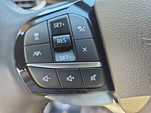 Used 2023 White Ford Platinum image 17