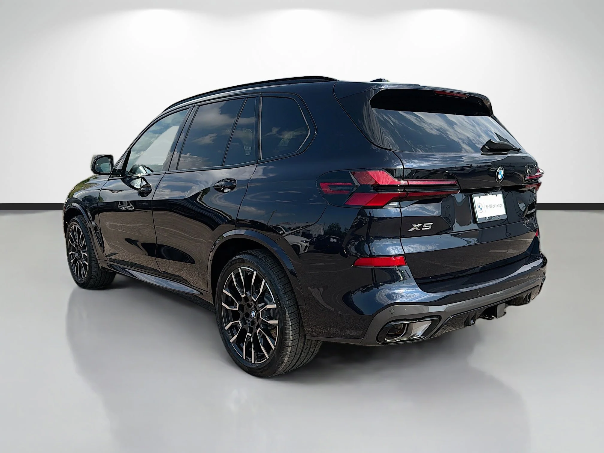 New 2026 Carbon Black Metallic BMW xDrive40i image 5