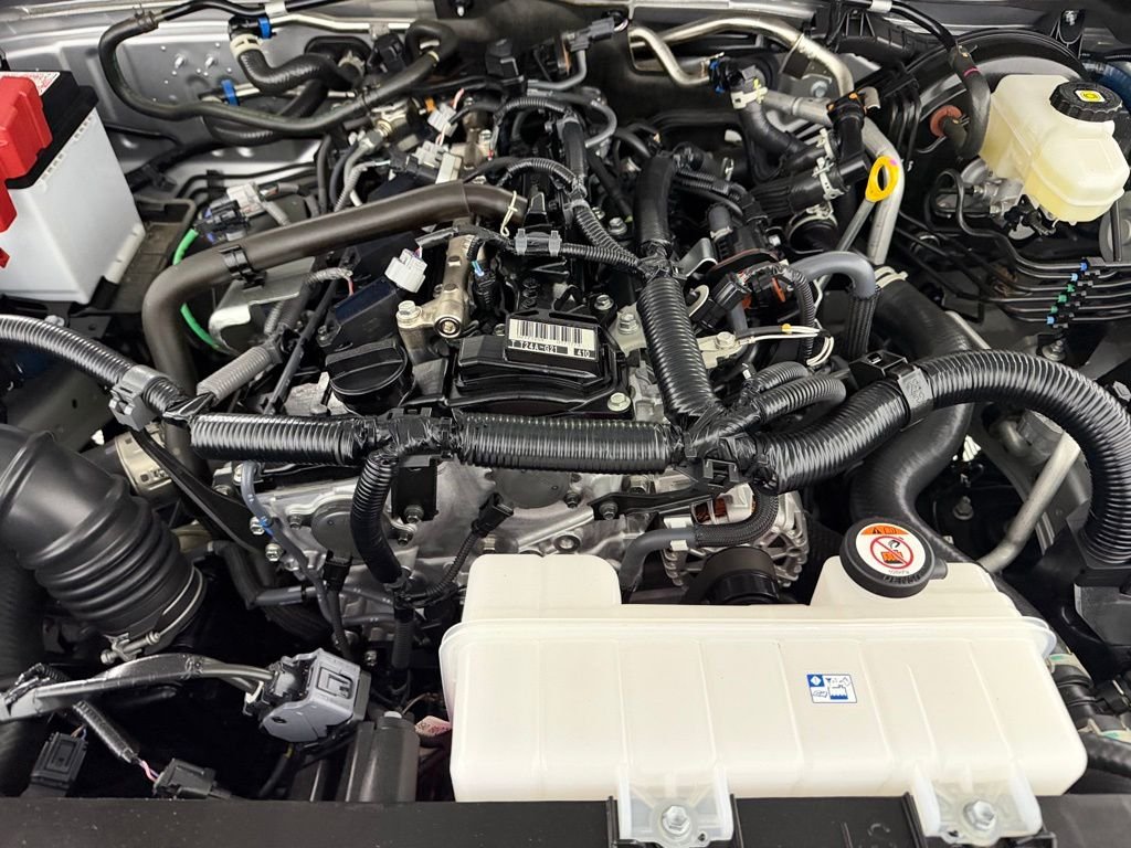 Used 2025 Cutting Edge Toyota SR5 image 32