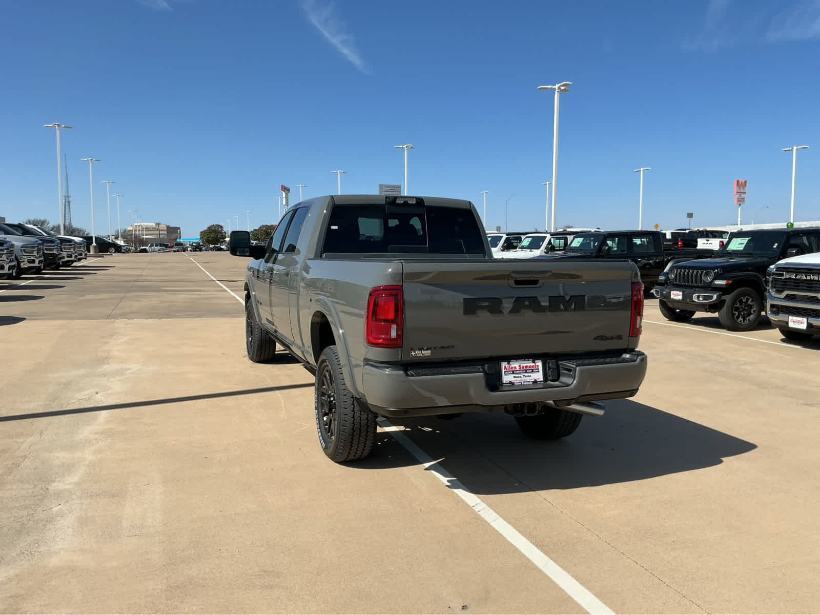 New 2026 Ceramic Gray Clearcoat Ram Limited image 13