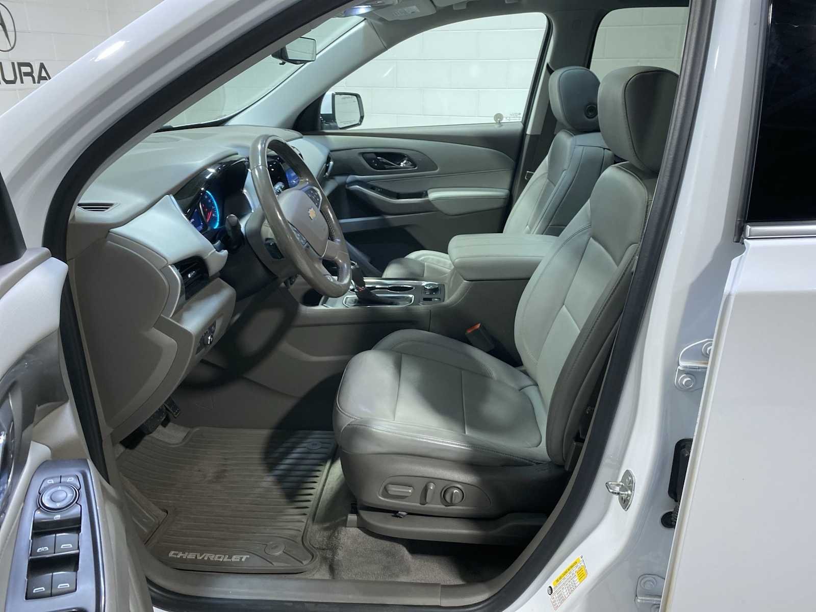 Used 2020 Chevrolet Traverse 3LT with VIN 1GNEVHKW9LJ290915 for sale in Verona, NJ