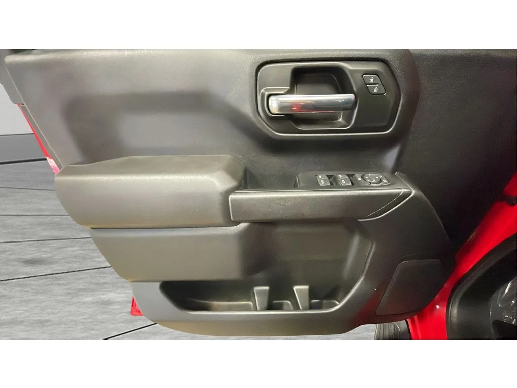 Used 2023 Red Chevrolet Custom image 10