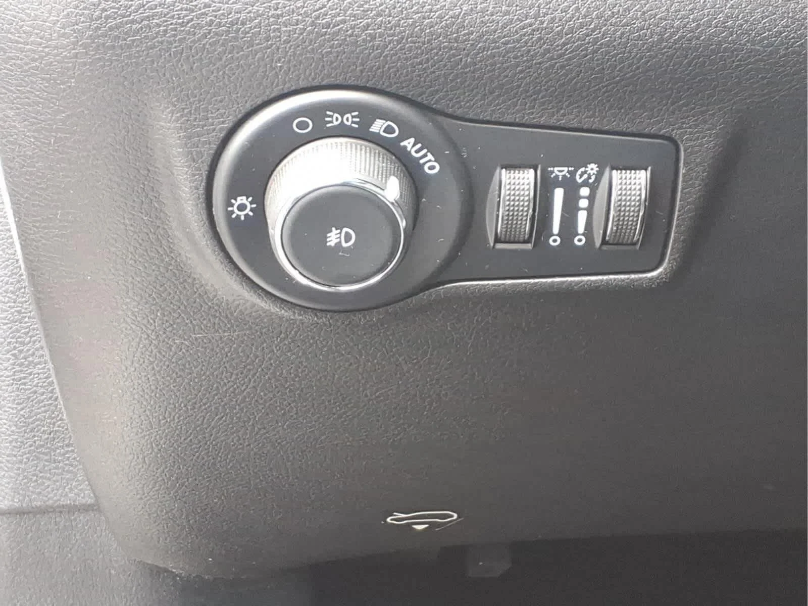 Used 2022 Bright White Clearcoat Jeep High Altitude image 13