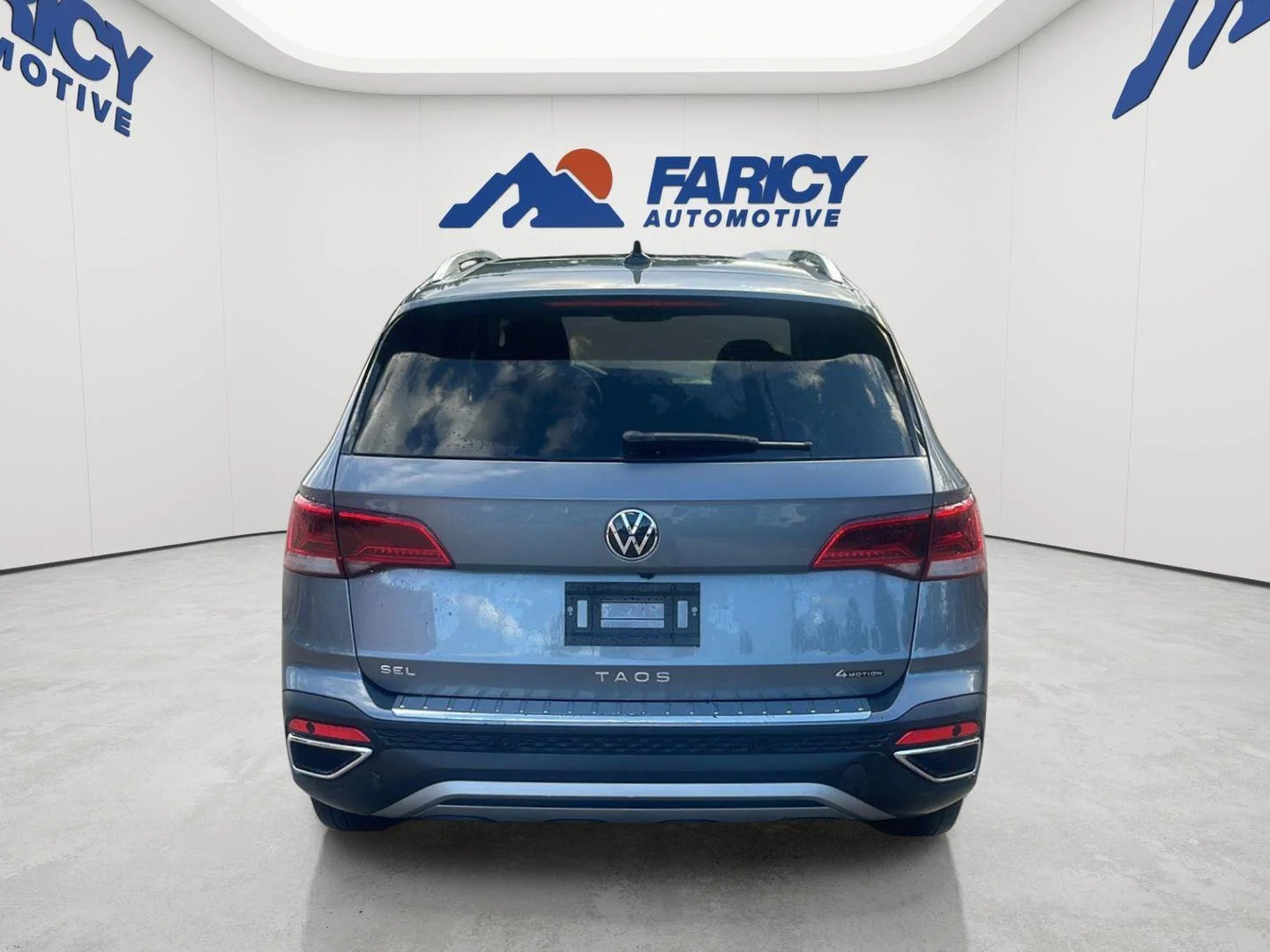 Used 2024 Platinum Gray Metallic Volkswagen SEL image 9