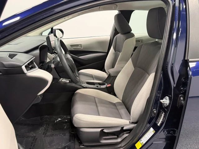 Used 2024  Toyota LE image 12