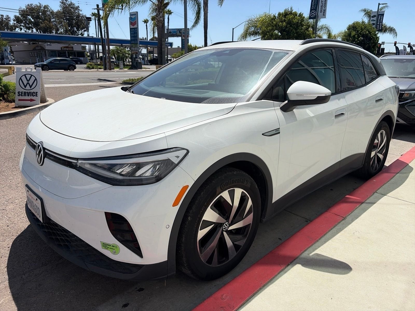 Certified Used 2023 Pure White Volkswagen Pro image 2