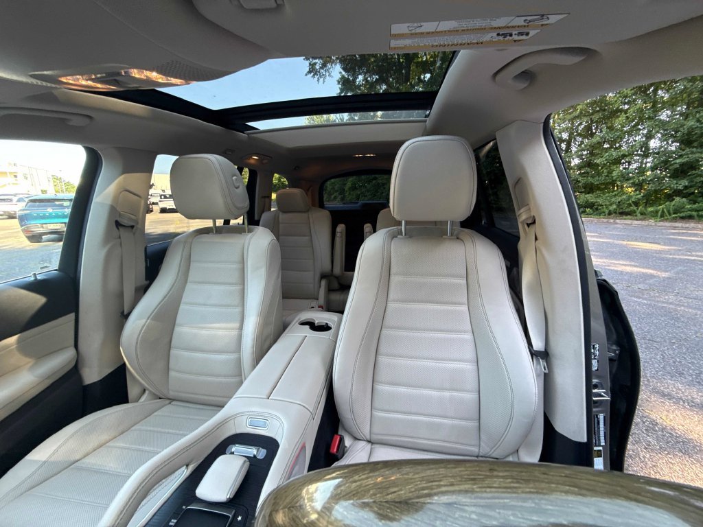 Used 2023  Mercedes-Benz GLS 450 image 24