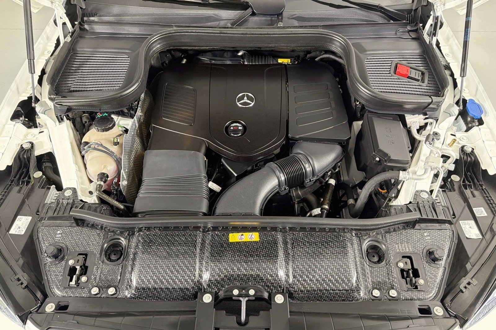 Certified Used 2024 MANUFAKTUR Diamond White Metallic Mercedes-Benz GLE 450e Plug-In Hybrid image 11