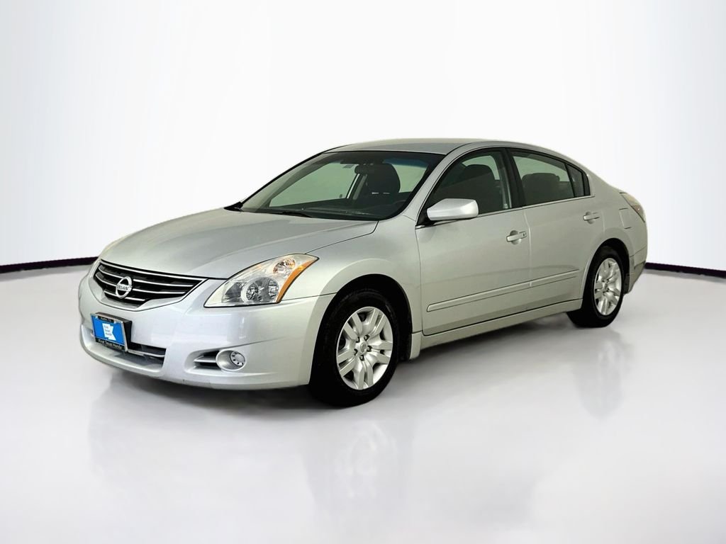 Used 2012 Brilliant Silver Metallic Nissan 2.5 S image 3