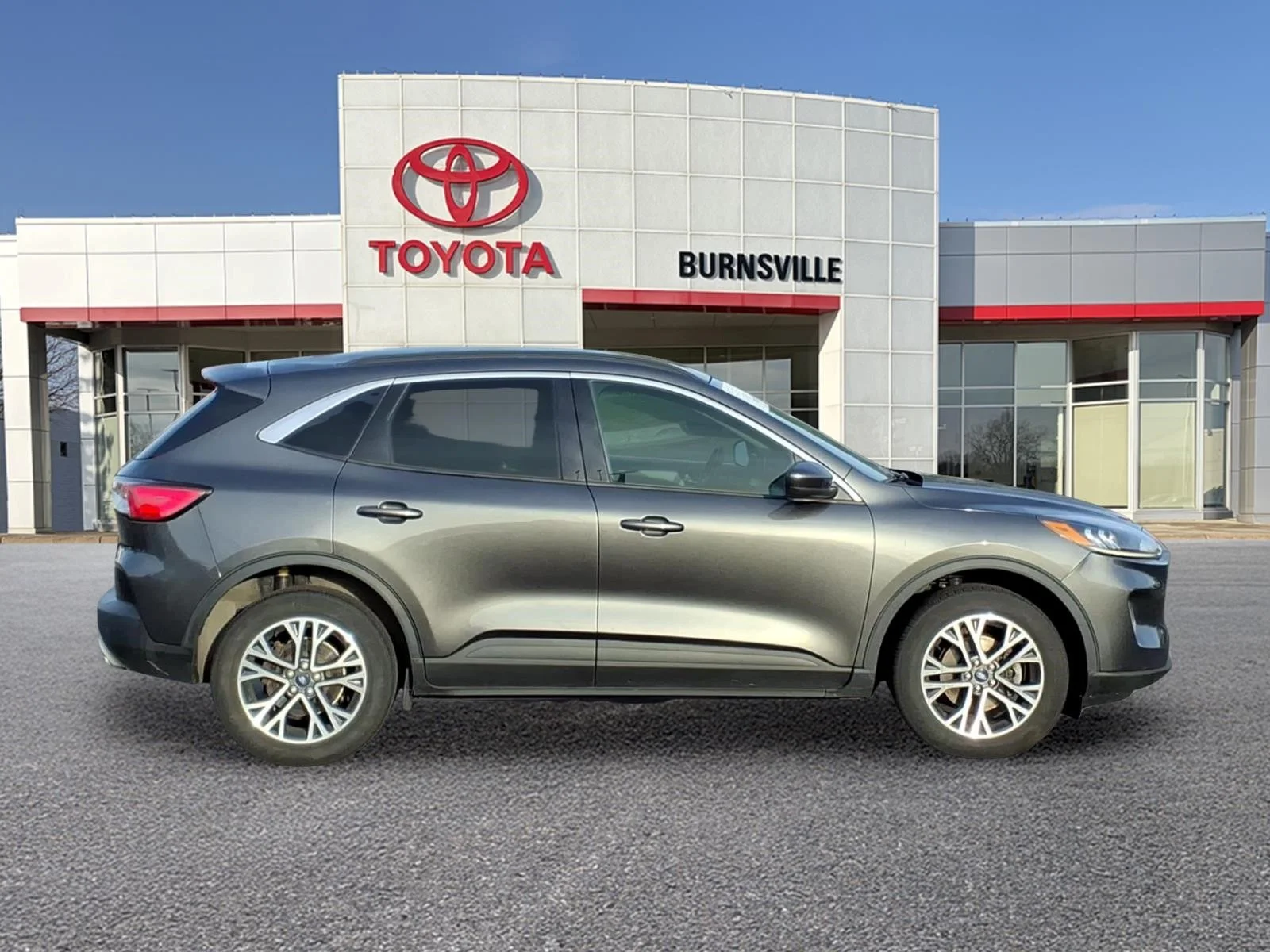 Used 2020 Ford Escape SEL with VIN 1FMCU9H63LUC05870 for sale in Burnsville, Minnesota