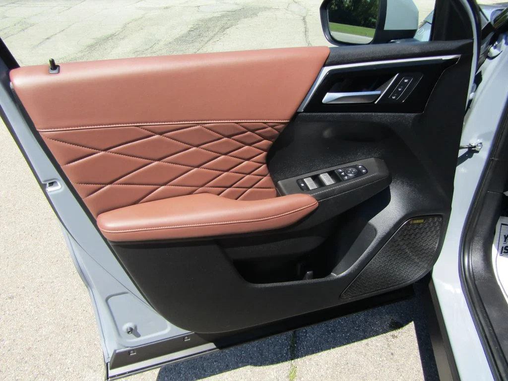 2025 Mitsubishi Outlander SEL - Photo 26