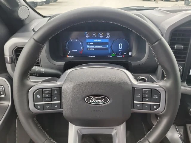 Used 2025 Silver Ford XLT image 32