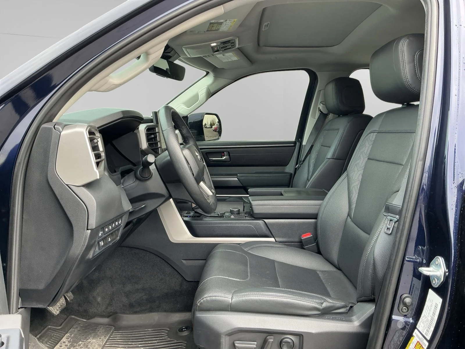 2024 Toyota Sequoia SR5 - Photo 9