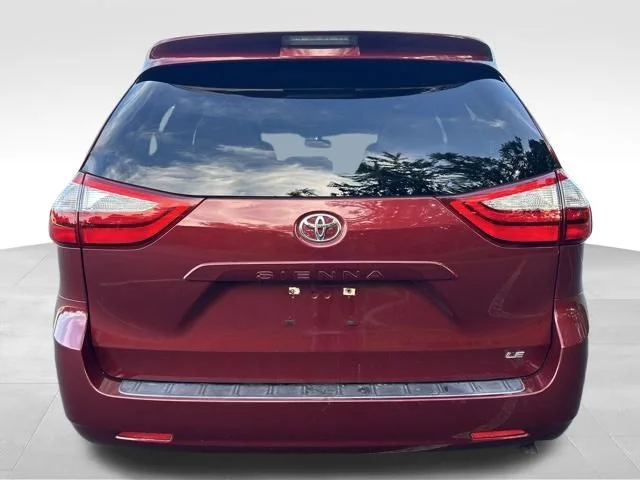 Used 2015 Red Toyota LE image 4