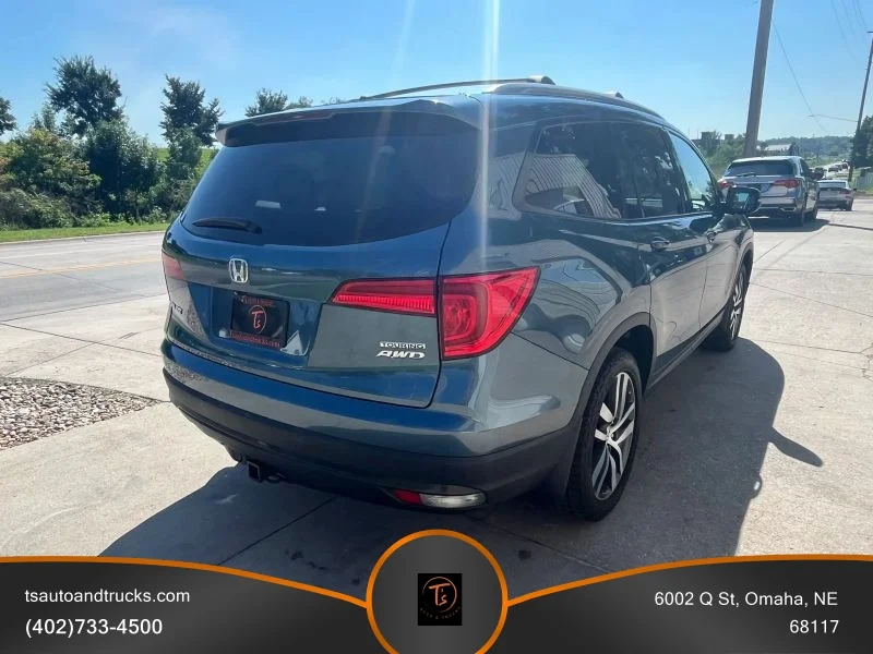 Used 2018 Blue Honda Touring Sport Utility 4D image 7