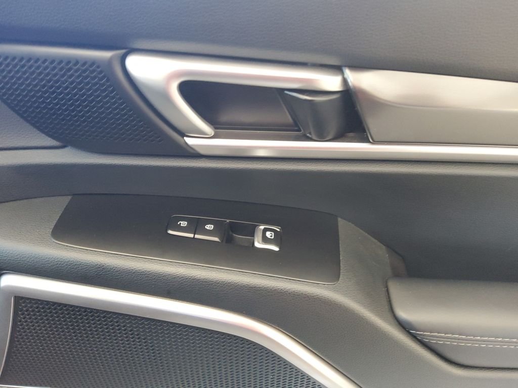 Used 2025 Silver Kia S image 15