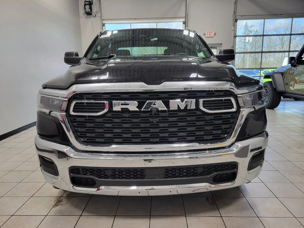 New 2026 Diamond Black Crystal Pearl-Coat Exterior Paint RAM Big Horn/Lone Star image 2
