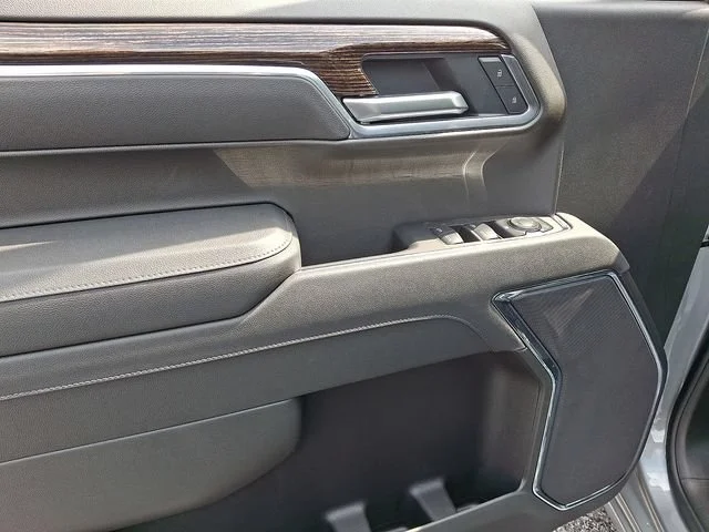 New 2026 Sterling Metallic GMC Elevation image 10