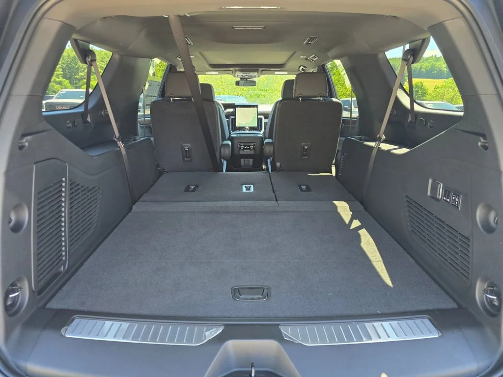 2026 GMC Yukon XL Denali - Photo 15