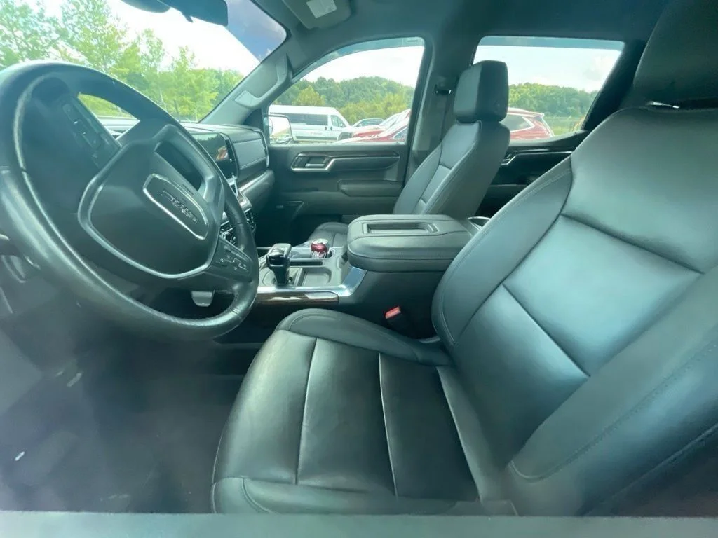 Used 2022 Black GMC Elevation image 19