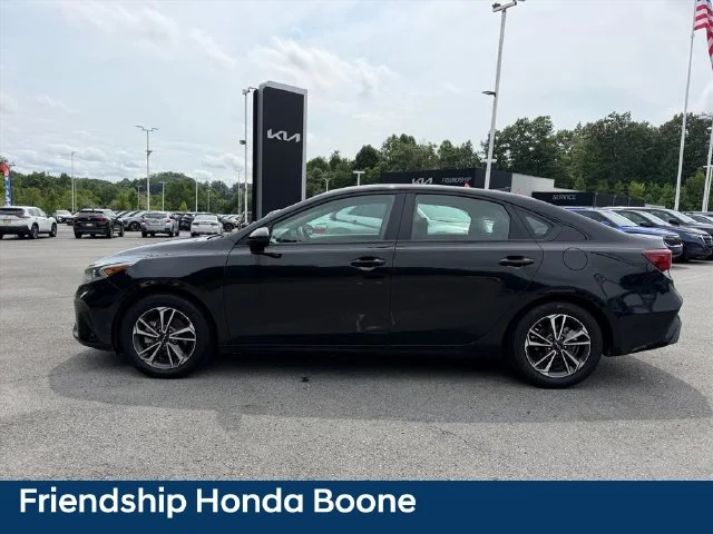 Used 2024 Black Kia LXS image 4
