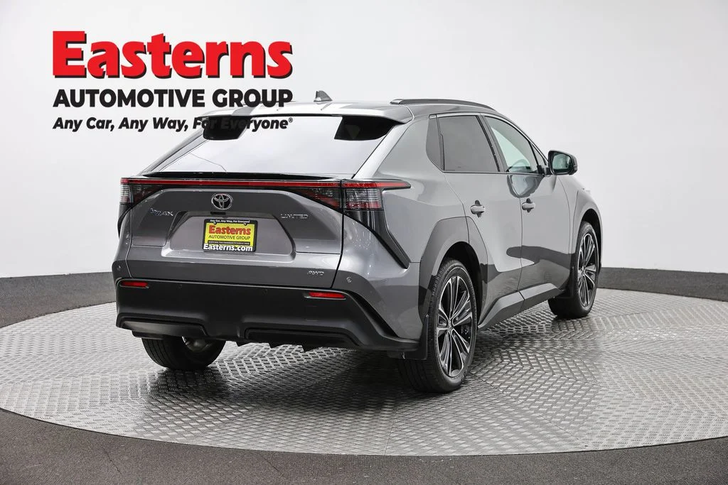 Used 2023 Gray Toyota Limited image 5