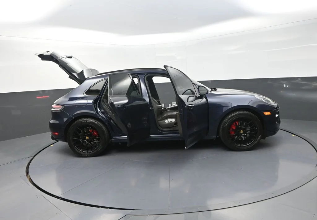 Used 2021  Porsche GTS image 36