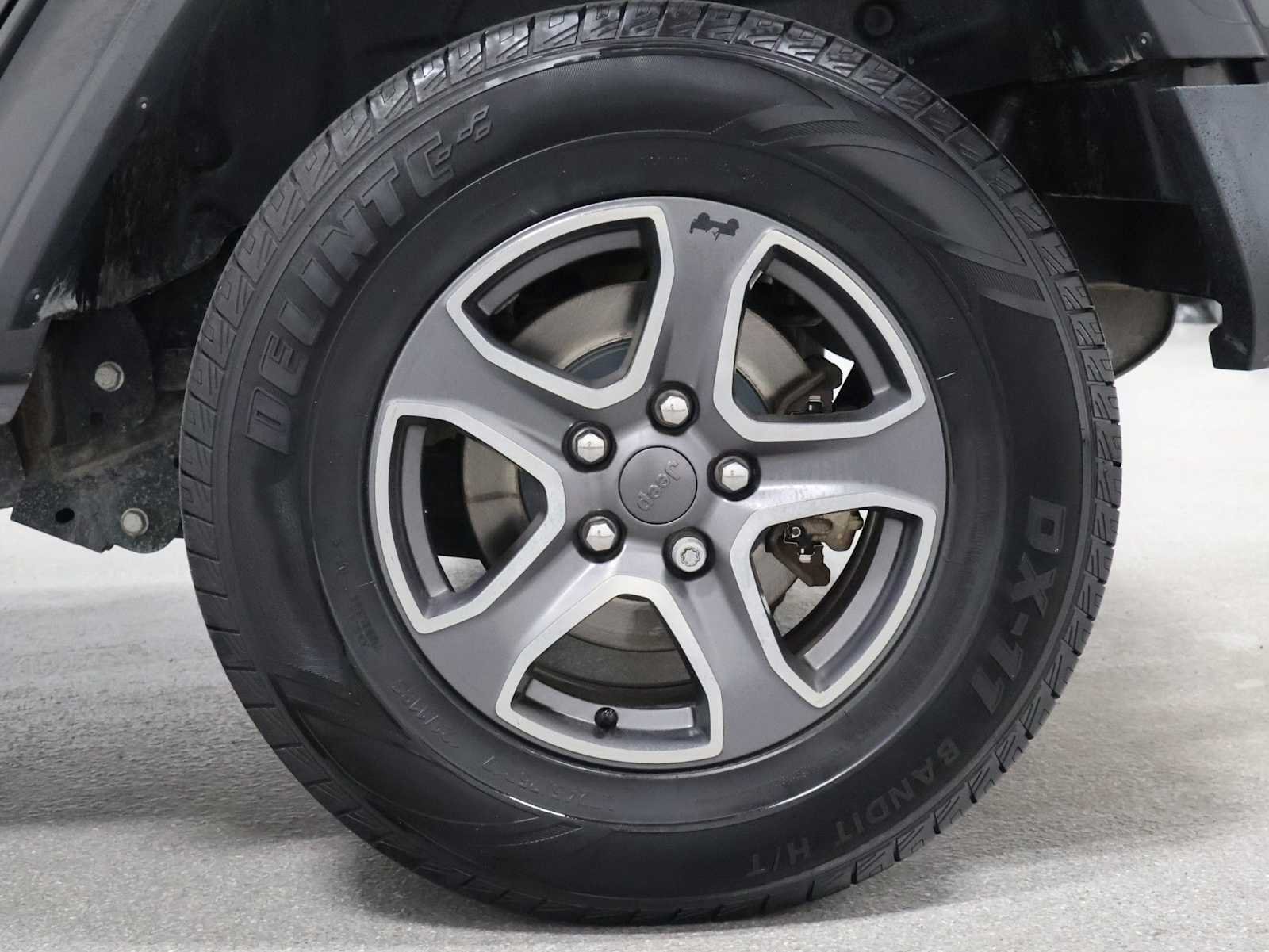 Used 2018 Granite Crystal Metallic Clearcoat Jeep Sport S image 35