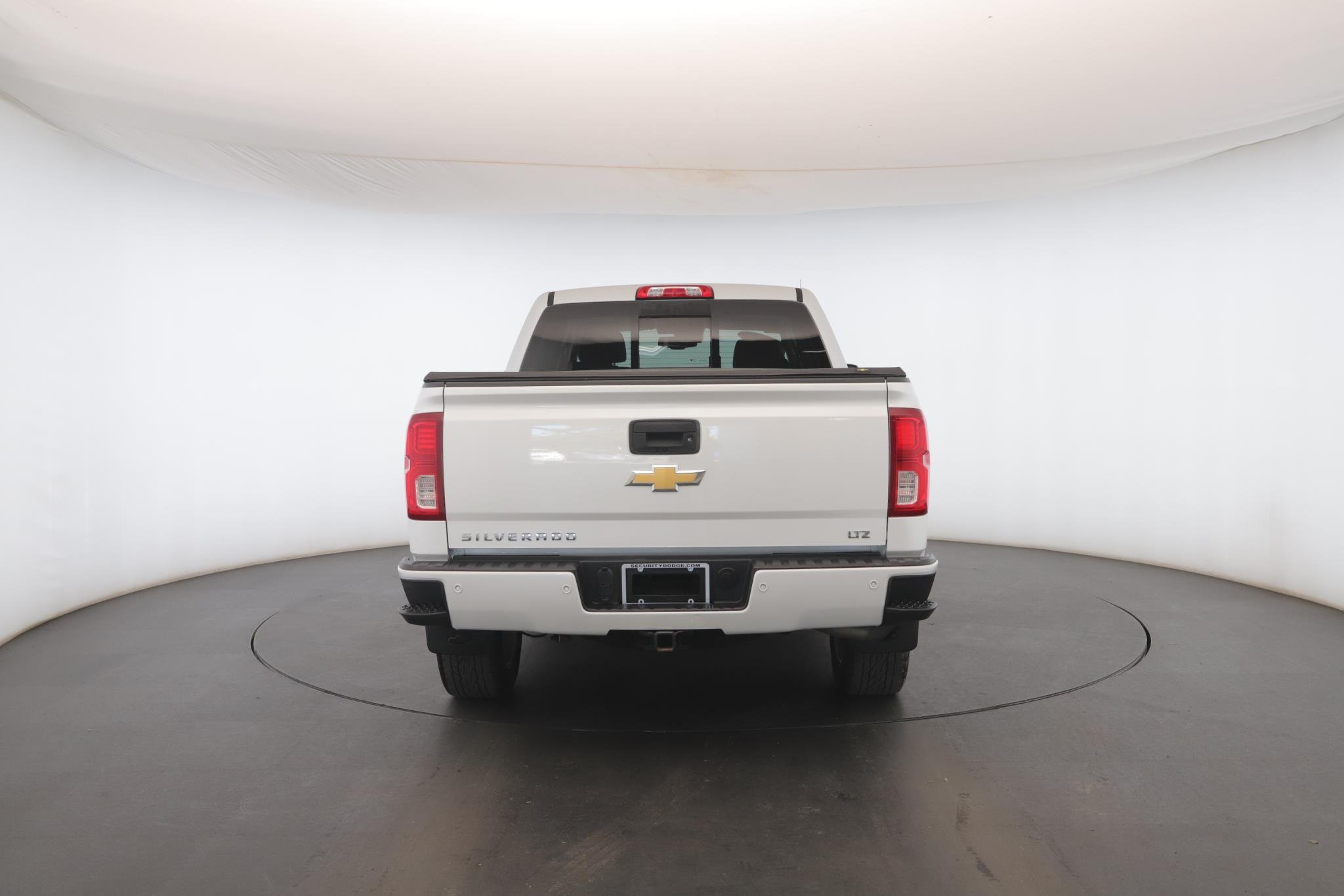 Used 2018 Iridescent Pearl Tricoat Chevrolet 4WD Crew Cab 143.5 LTZ w/2LZ image 22