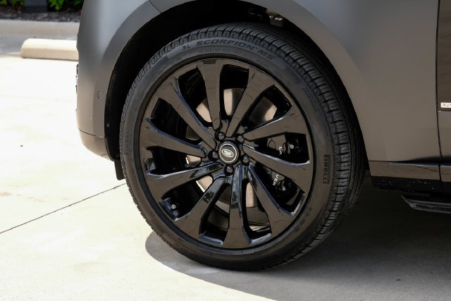 Used 2025 Gray Land Rover Autobiography image 78